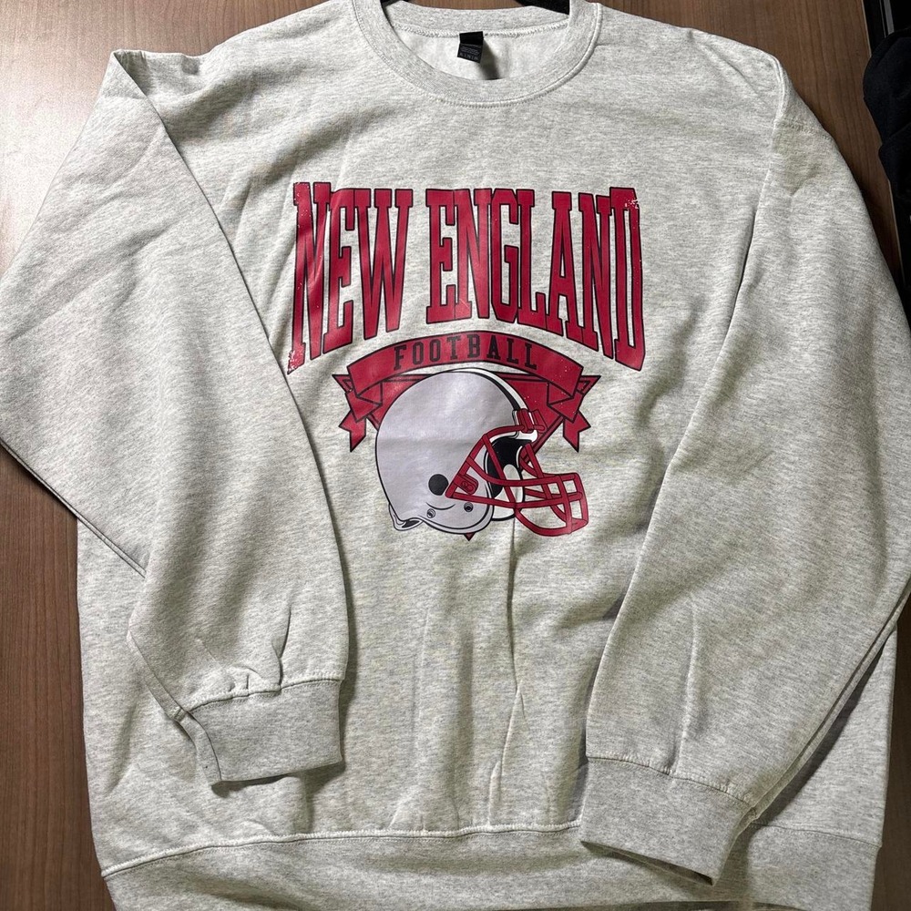 Gray Gildan crewneck sweatshirt size XL